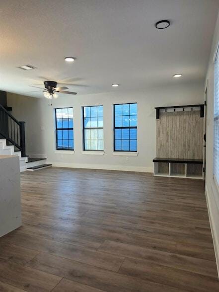 845 Topaz Ln