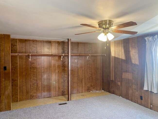 Photo - Large 3 bed 2 bath with fenced back yard