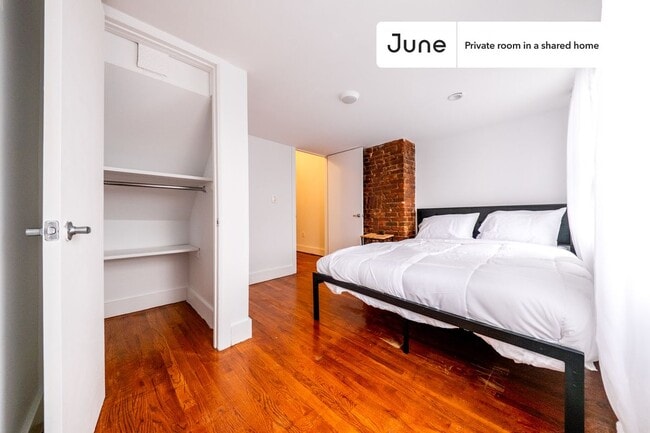 Room in Shared 3 bed/1 bath home in Bushwick