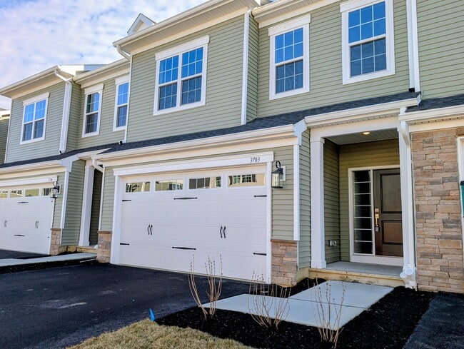 Building Photo - 3703 Jordan Dr