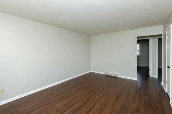 Photo - 310 NE Trilein Dr