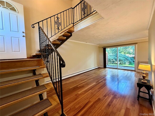 24 Alpine Dr Unidad H