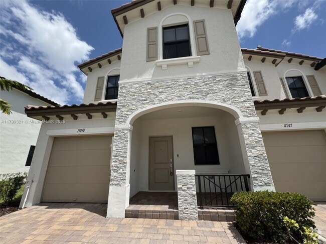 Building Photo - 11919 SW 247th Ter Rental