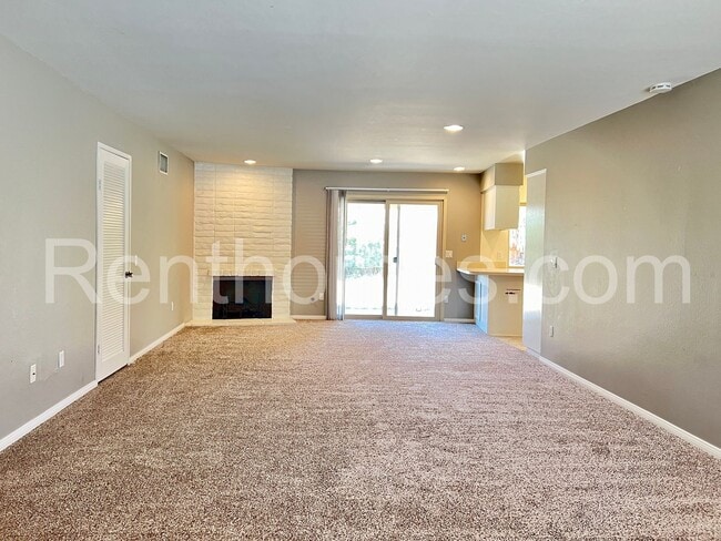 Building Photo - 1426 Kingston Dr