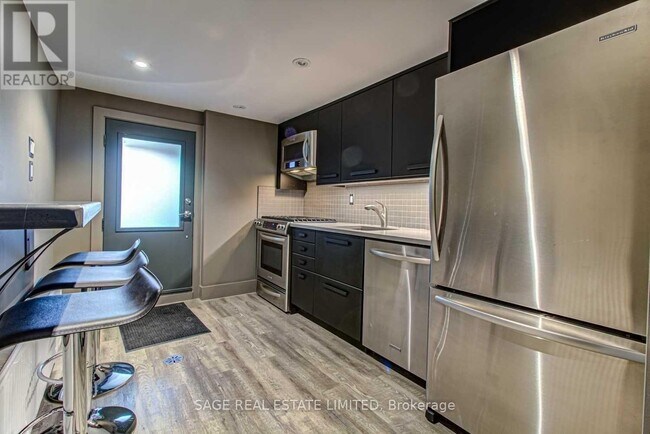 Photo - 671 Dufferin St Unité Lower