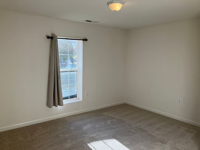 Photo - 2 Bedroom/1 Bathroom Basement Unit for Ren...