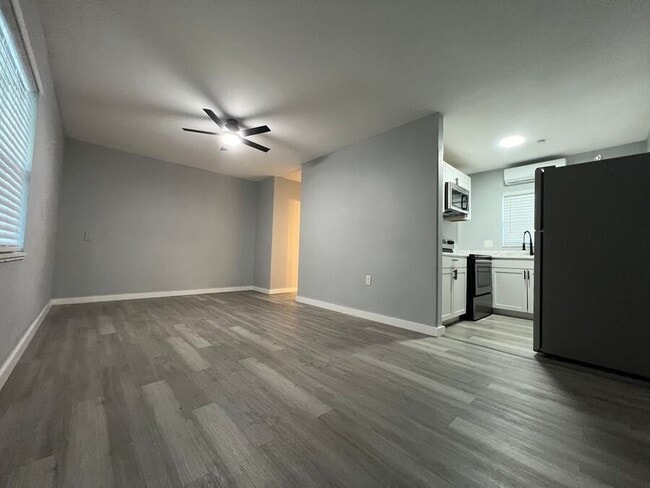 Photo - 351 Ave N NE Unit 3