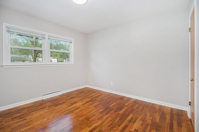 Photo - Nazareth Street 4038-40 Unit 4040