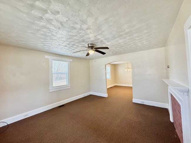 Photo - Adorable South Hill Charmer Waiting for YOU!