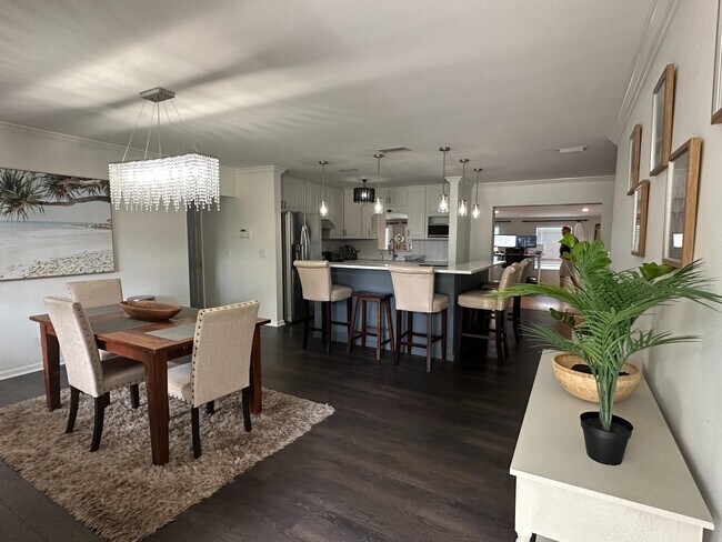 Photo - 4833 W Bay Ct Ave