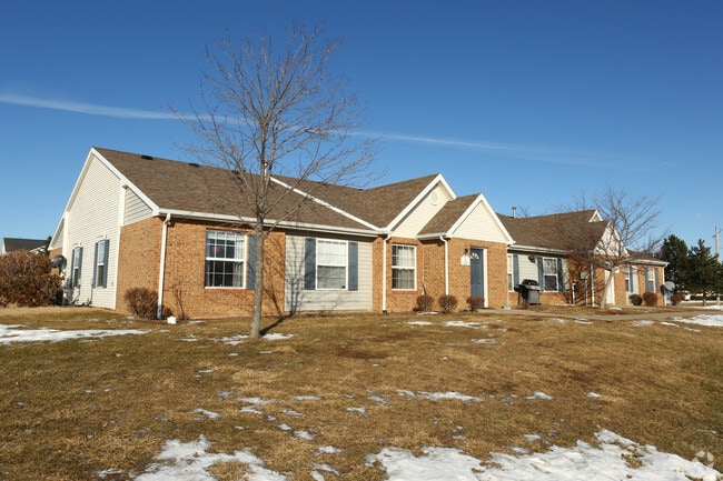 Photo - Oaks of Adrian