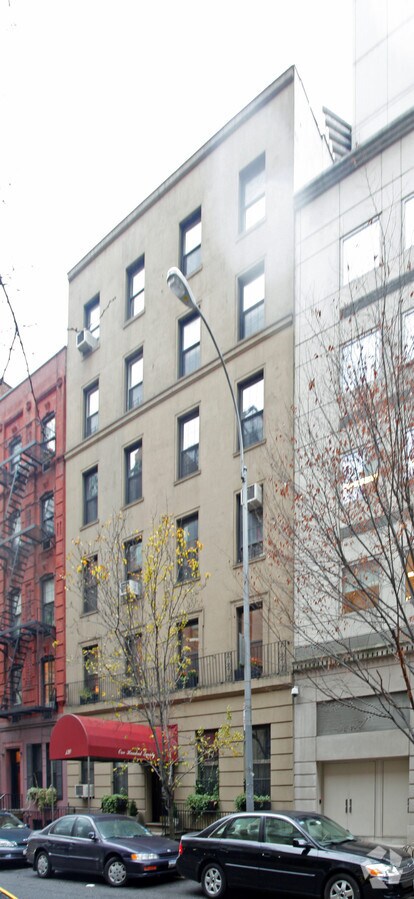 Photo - 120 E 85th St