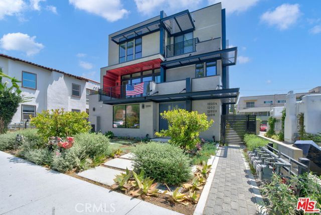 Photo - 1204 N Orange Grove Ave