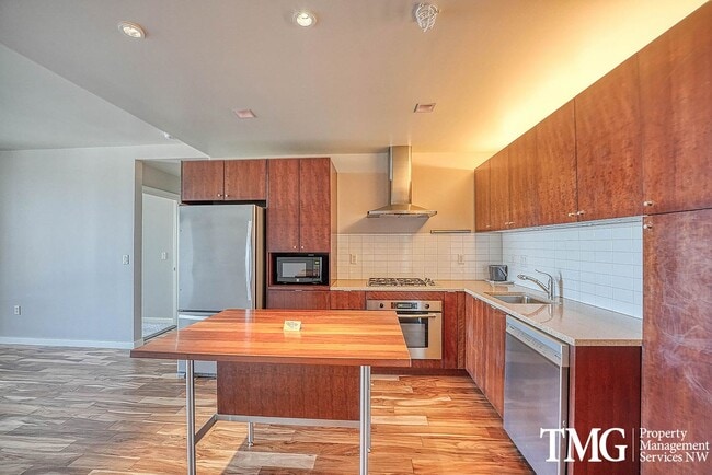 Photo - 3570 S River Pkwy Unit 1107