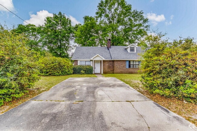 Building Photo - BRIGHT AND BEAUTIFUL DUPLEX CLOSE TO UWF! Unit A Rental