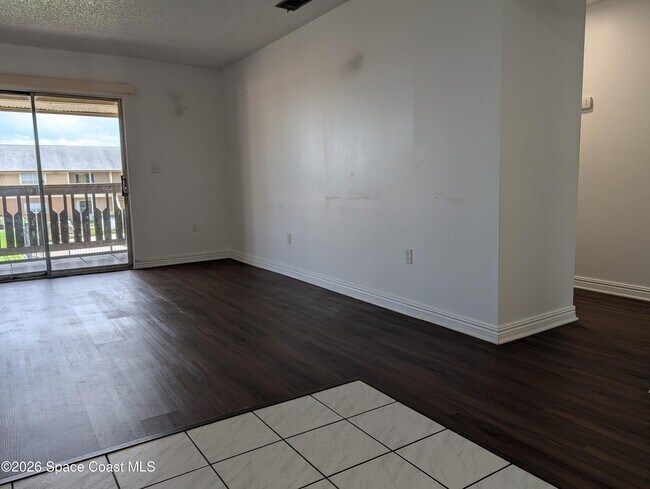 Photo - 217 Bristol Ln