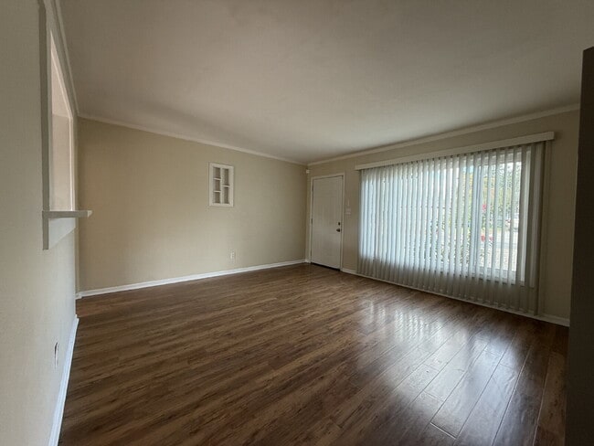Photo - Move-in Ready 2 bed 1 bath home in Sacramento