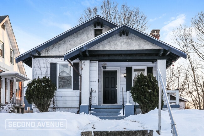 Building Photo - 4055 Palos St