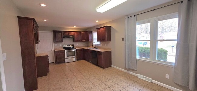Photo - 3 Bedrooms 2 Baths! South Springfield!  $1250  BBBBBBeautiful!!!