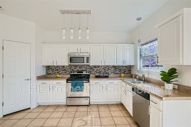 Photo - 17905 Maxa Dr