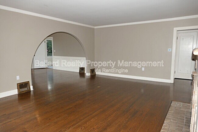 Photo - 3246 Conkling Pl W