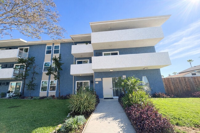 Building Photo - Reflections at Sepulveda
