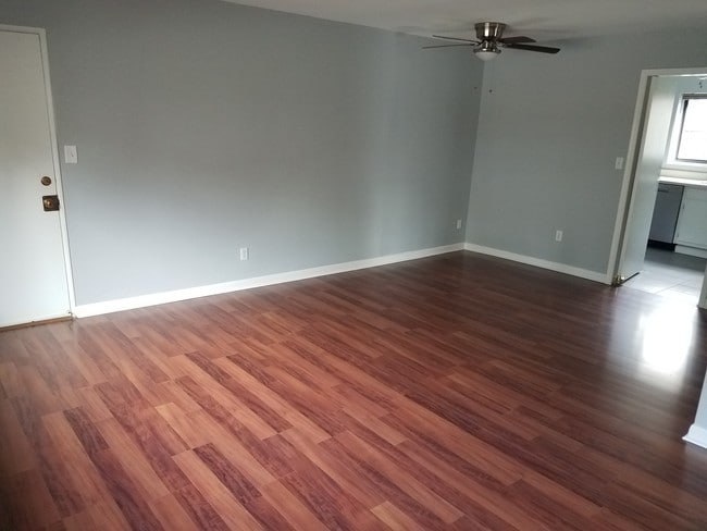 Photo - 104 Ardmore Pl NW Unidad 4