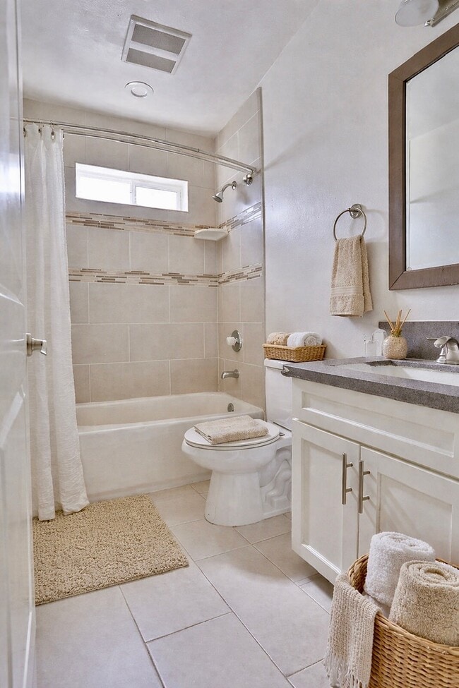 Photo - 12500 S Wilmington Ave