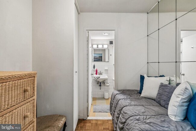Photo - 224 W Rittenhouse Square Unit 2203