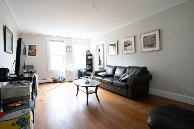 32 Gordon St Unit 3