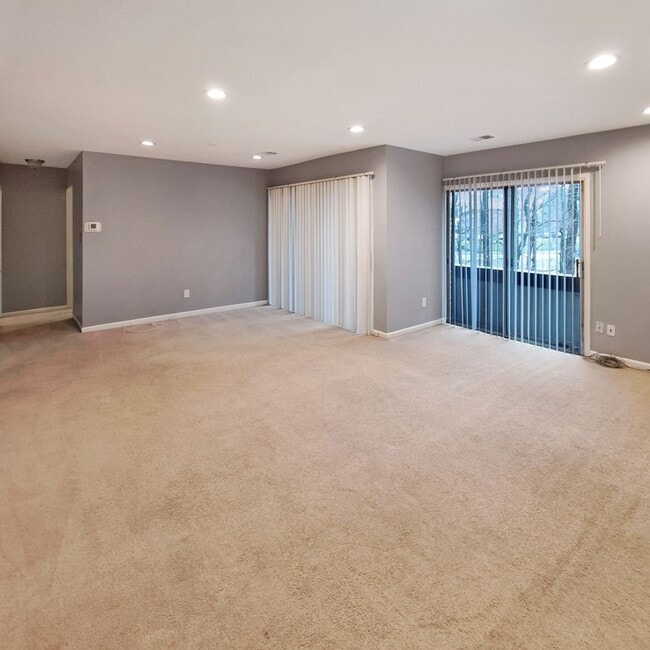 Photo - 10244 Prince Pl Unit 204