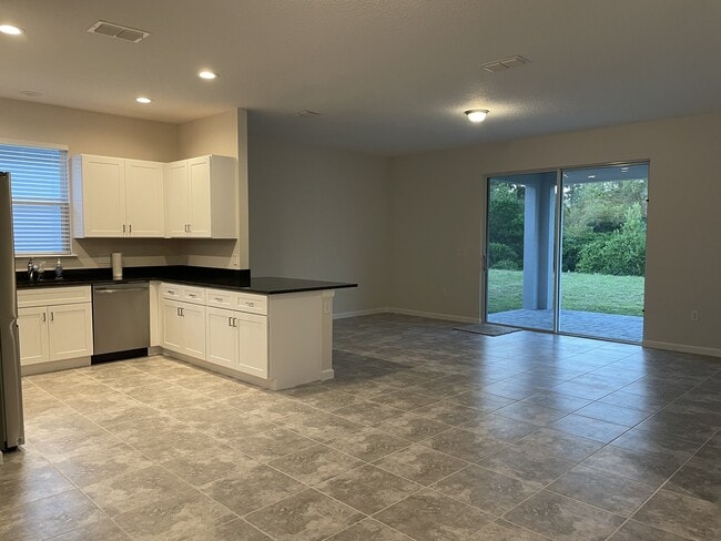 Photo - 216 Golden Sands Cir