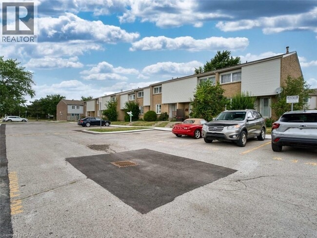 Photo - 500 Osgoode Dr