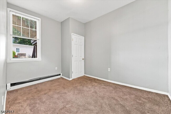 Photo - 293 Ogden St