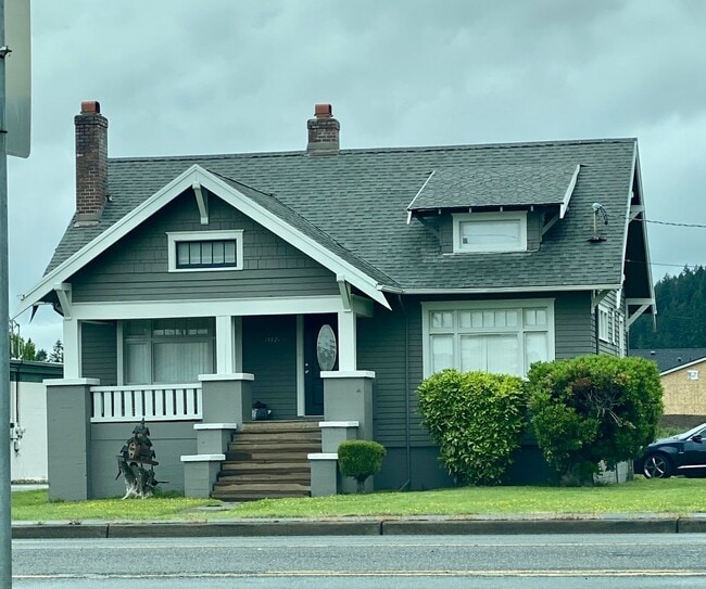 Photo - 3 Bed, 2 Bath Craftsman Style Home Rent Ready 10/25 Apply Now