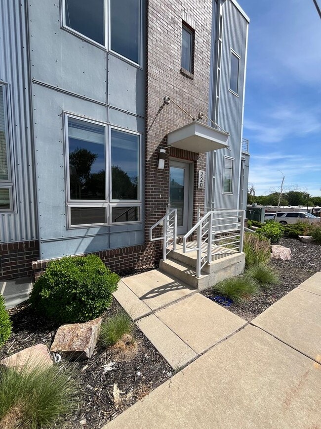Photo - 3 Bed/2.5 Bath Townhome in Downtown Sioux Falls!!