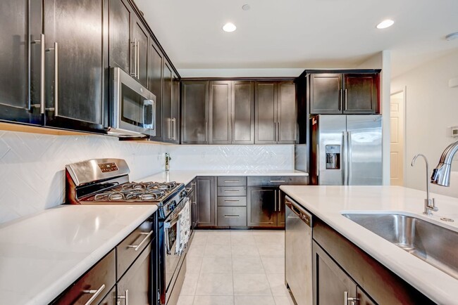 Building Photo - HOUSING CHOICE VOUCHER APPROVED! Beautiful Corner Home in Henderson – Built in 2021!