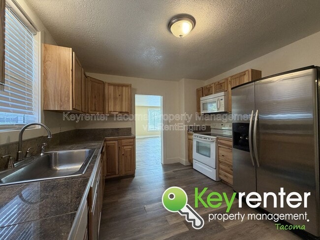 Photo - 3620 S M St