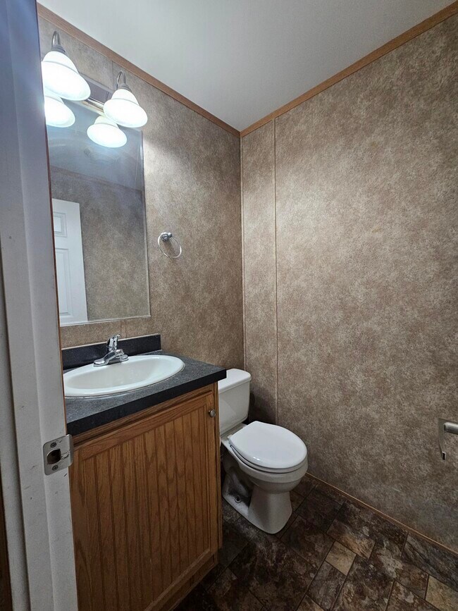 Photo - 28 Hillside Ln