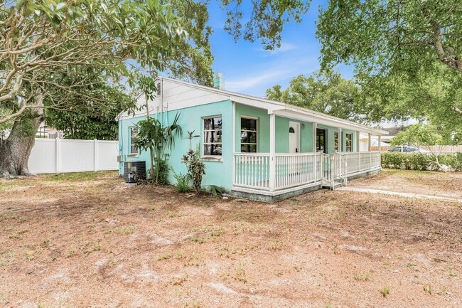 Photo - 264 Ridge Rd NW
