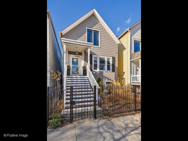 Photo - 1424 W Diversey Pkwy