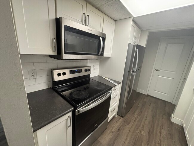 Photo - 499 Albert St Unit 4