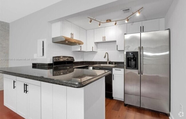 Building Photo - 950 NW 11th St Unit 3A Rental