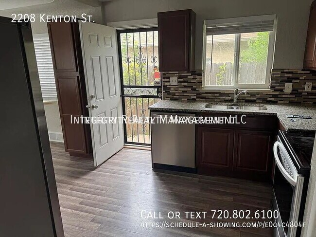 Photo - 2208 Kenton St