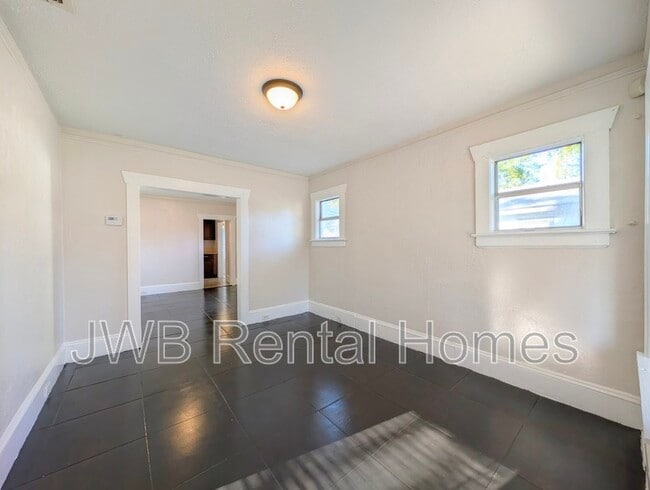 Photo - 1316 W 31st St