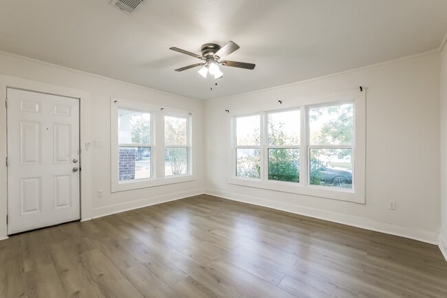 Photo - 502 N Jones St