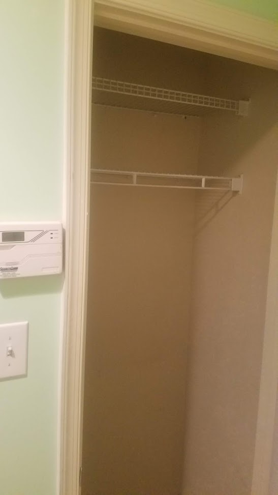 Building Photo - 290 Riverbend Dr Unit 2B