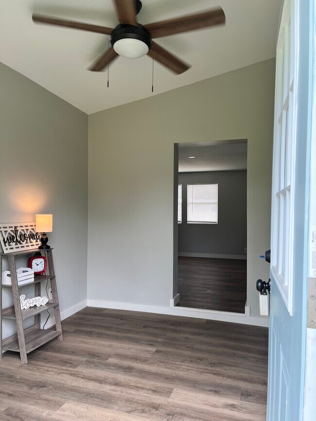 Photo - 1074 W Union Rd