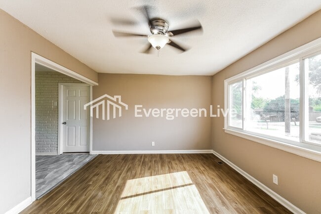 Photo - 1933 Slone Ave