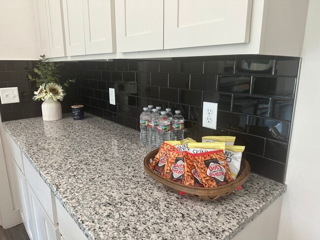 Building Photo - 712 Sun Meadows Loop